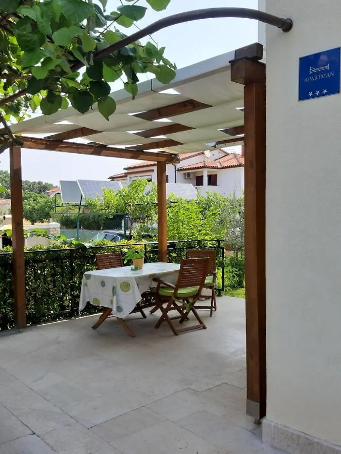 Adriatic Apartment Nada With Garden Fazana