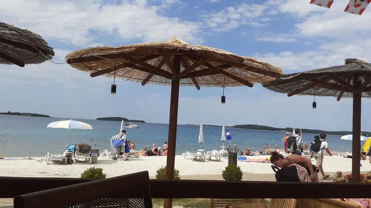 Adriatic Apartment Nada With Garden Fazana